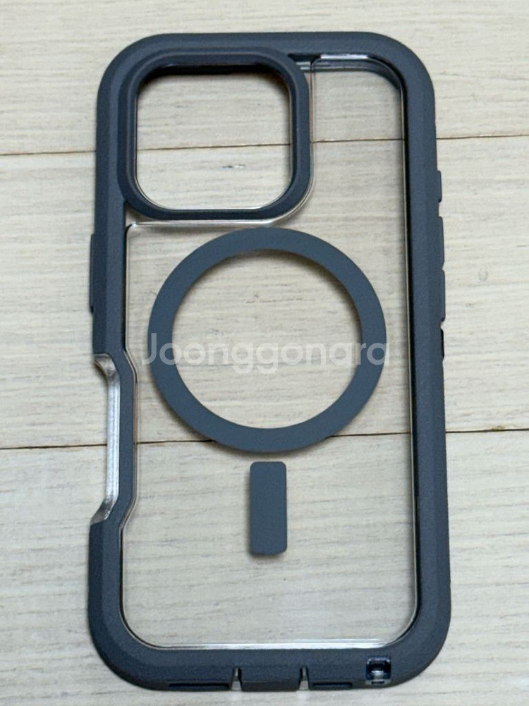 오터박스 아이폰16프로 디펜더 XT 케이스--1