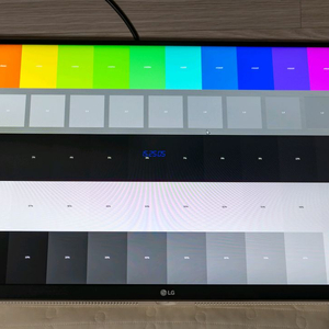 27인치 4K 모니터 LG 27US550 팝니다.