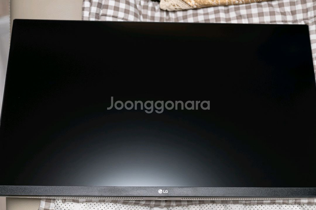27인치 4K 모니터 LG 27US550 팝니다.--4