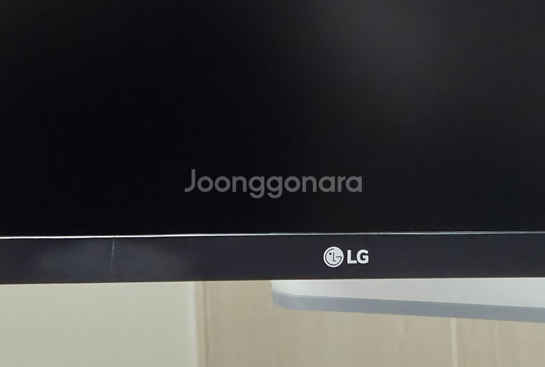 27인치 4K 모니터 LG 27US550 팝니다.--5