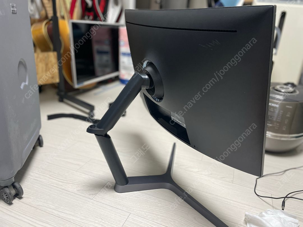 삼성 27인치 커브드 모니터 C27HG70QK 부품용--1