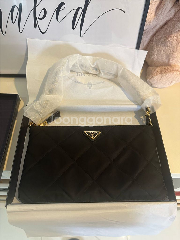 프라다 정품 퀼팅 파우치백 금장 체인 새상품--0