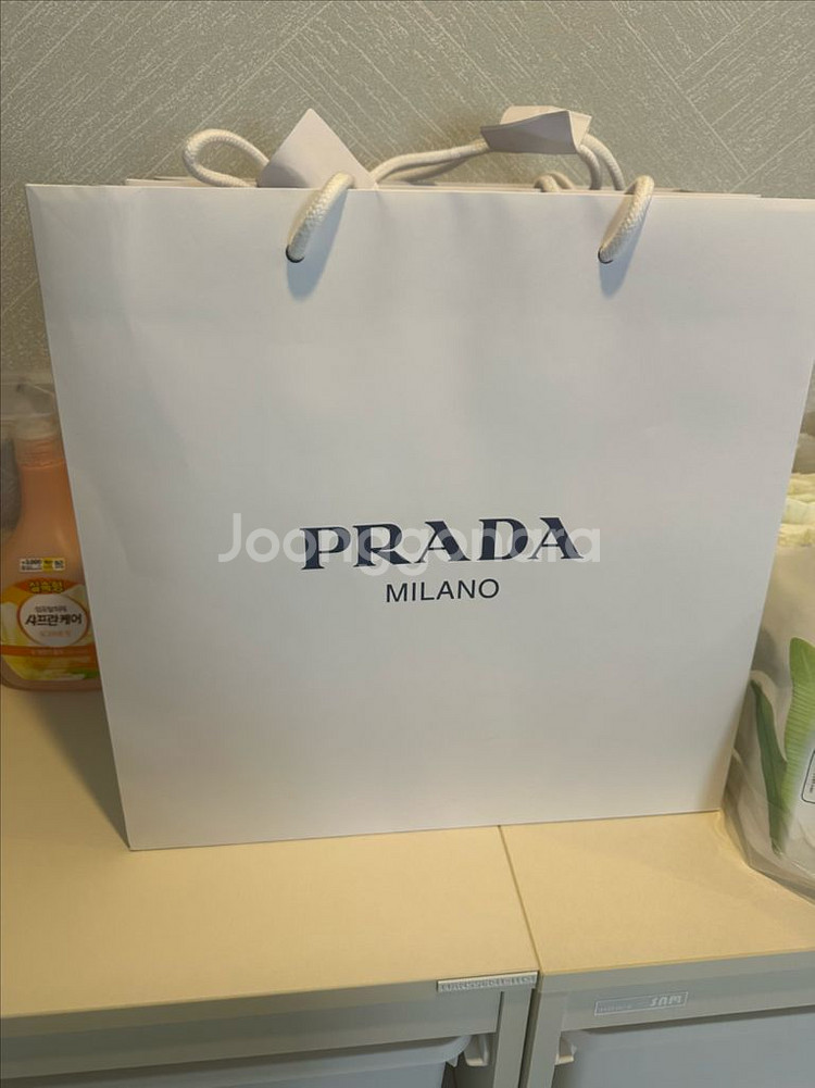 프라다 정품 퀼팅 파우치백 금장 체인 새상품--2