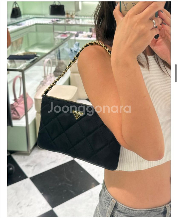 프라다 정품 퀼팅 파우치백 금장 체인 새상품--6