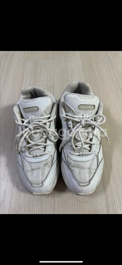 뉴발란스 운동화 240--0