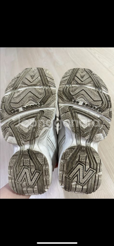 뉴발란스 운동화 240--4