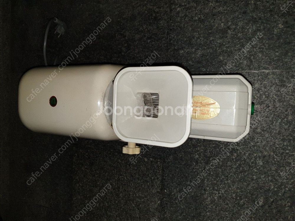 아진녹즙기 AJG-1108 새월감 있으며 작동 잘됩니다--0