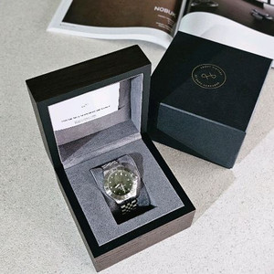AV86 Watch