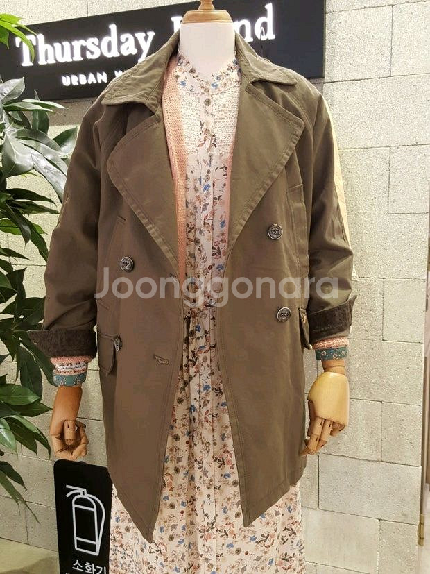 [s] 써스데이아일랜드 더블버튼 코튼 하프 트렌치 자켓--7