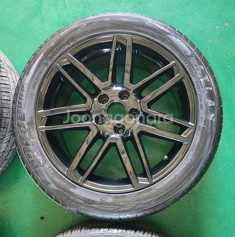 아우디A6 정품 휠타이어 한대분 판매--4