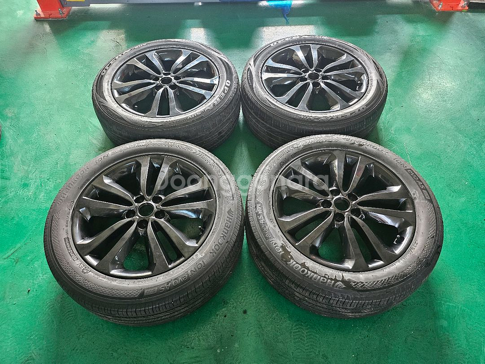 올뉴카니발 19인치 순정 유광블랙 휠타이어 한대분 판매--0