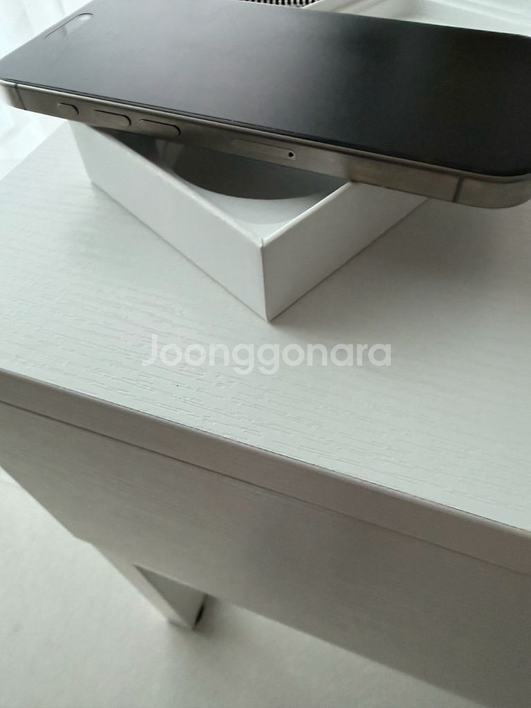 아이폰 15 pro 내츄럴 티타늄 128GB--8