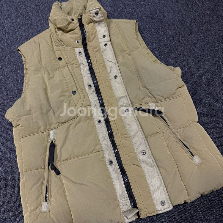 CP컴퍼니 겨자색 패딩 조끼--3