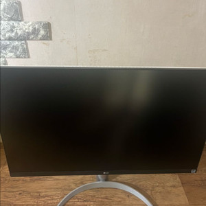 LG 27UP850N