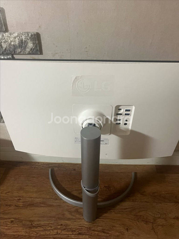 LG 27UP850N--1
