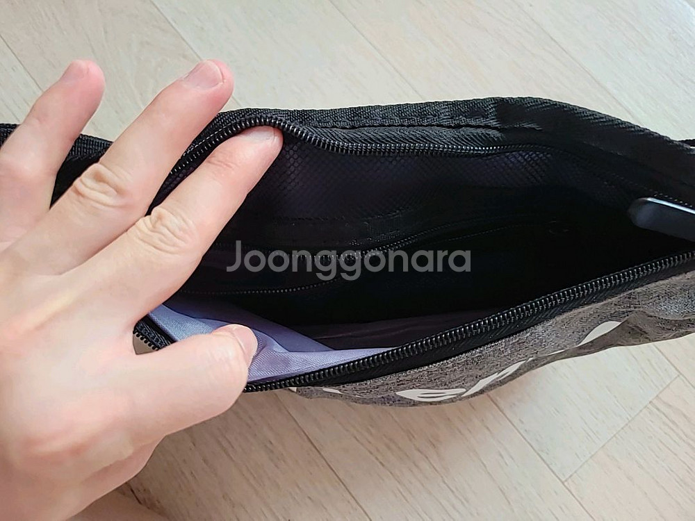 [ 상태최상_색감 너무 이쁘고 편한 슈프림 힙색 / 등--1
