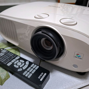 엡손 4k 빔프로젝터 프로젝트 tw7000 (105시간