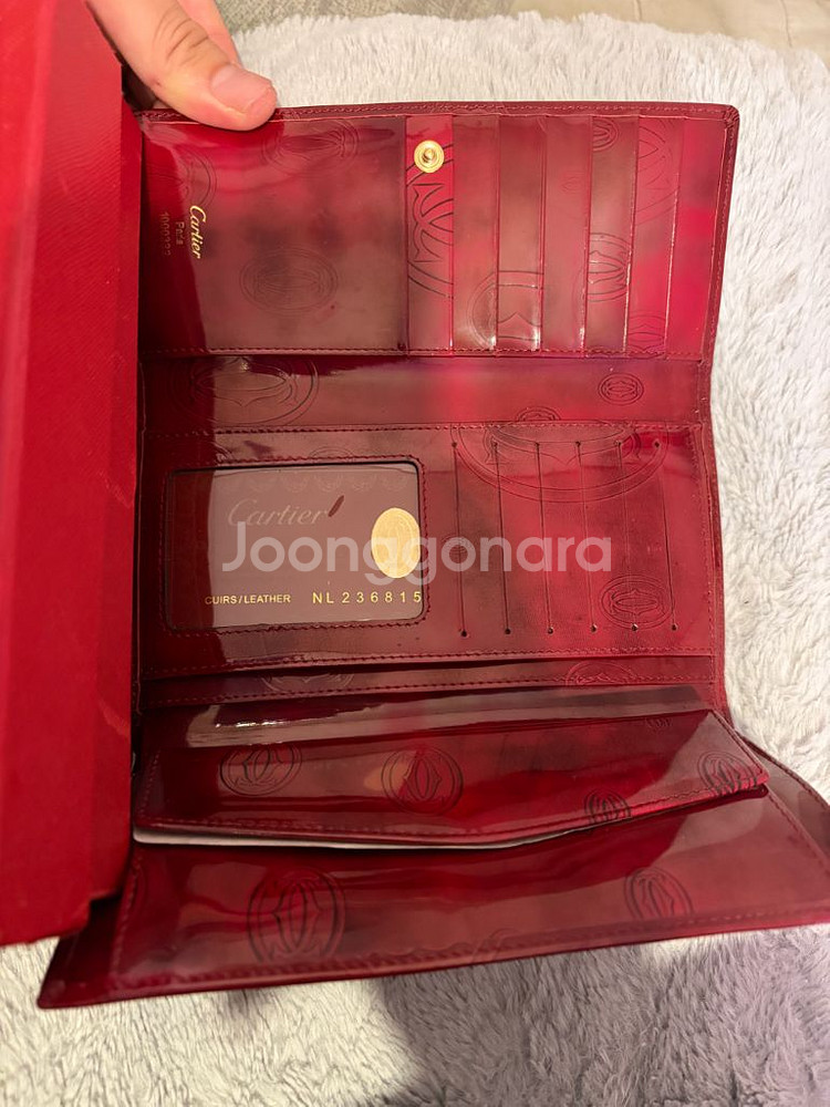 정품 까르띠에 장지갑 버건디 판매--1