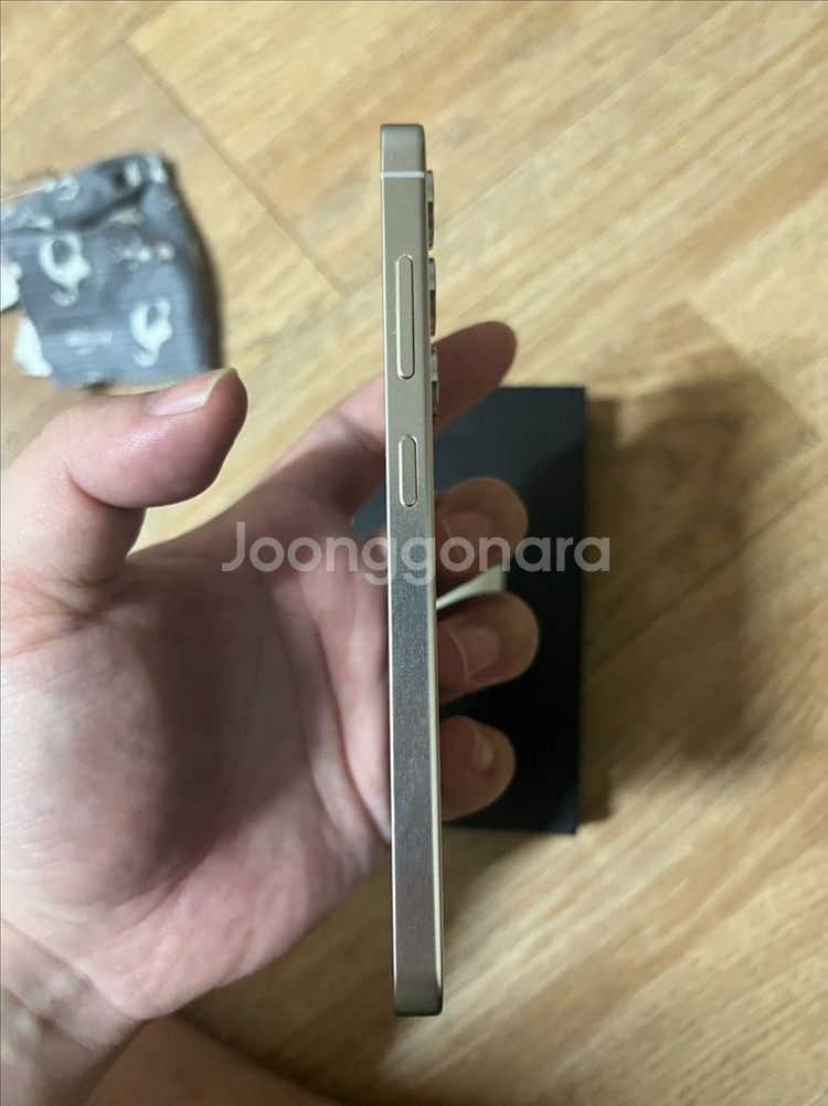 갤럭시s24 256g 옐로우색상 판매합니다--3