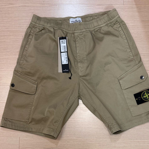 [새상품]25SS 스톤아일랜드 반바지 베이지 32