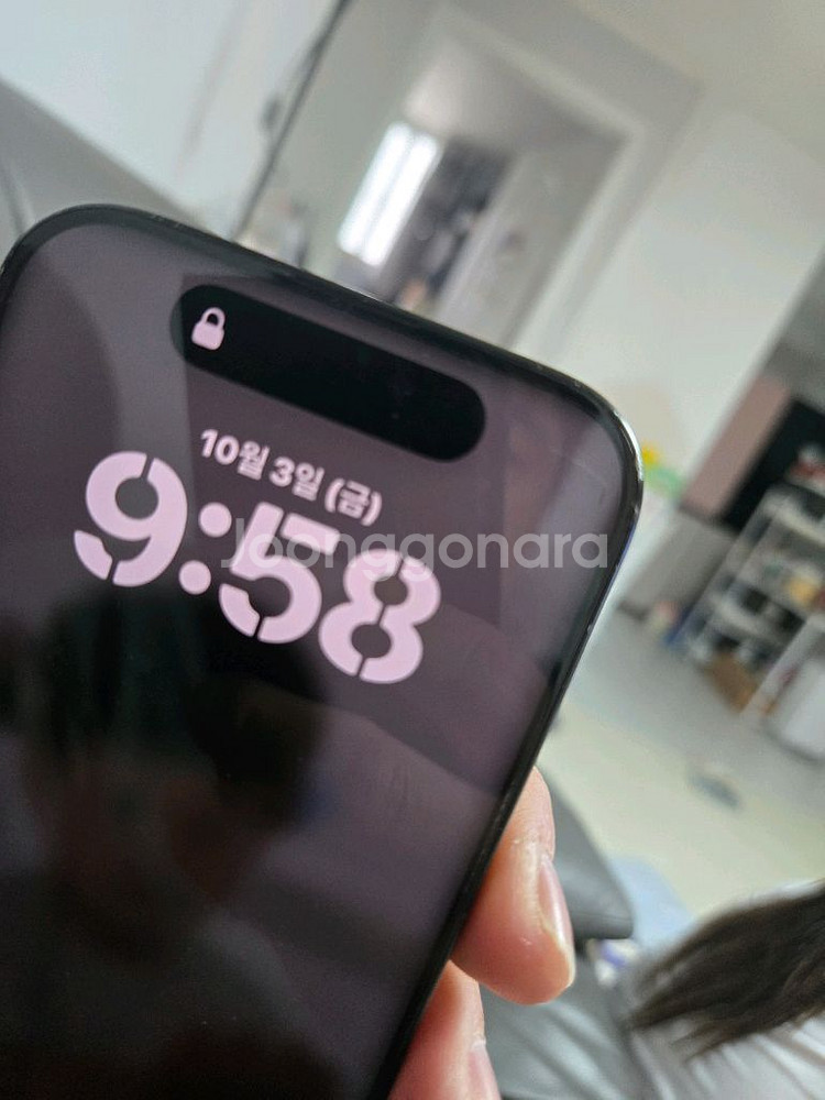 아이폰 16프로 256기가 배터리 93프로 사용감 있음--3