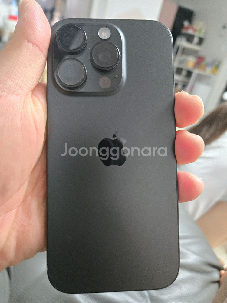 아이폰 16프로 256기가 배터리 93프로 사용감 있음--2