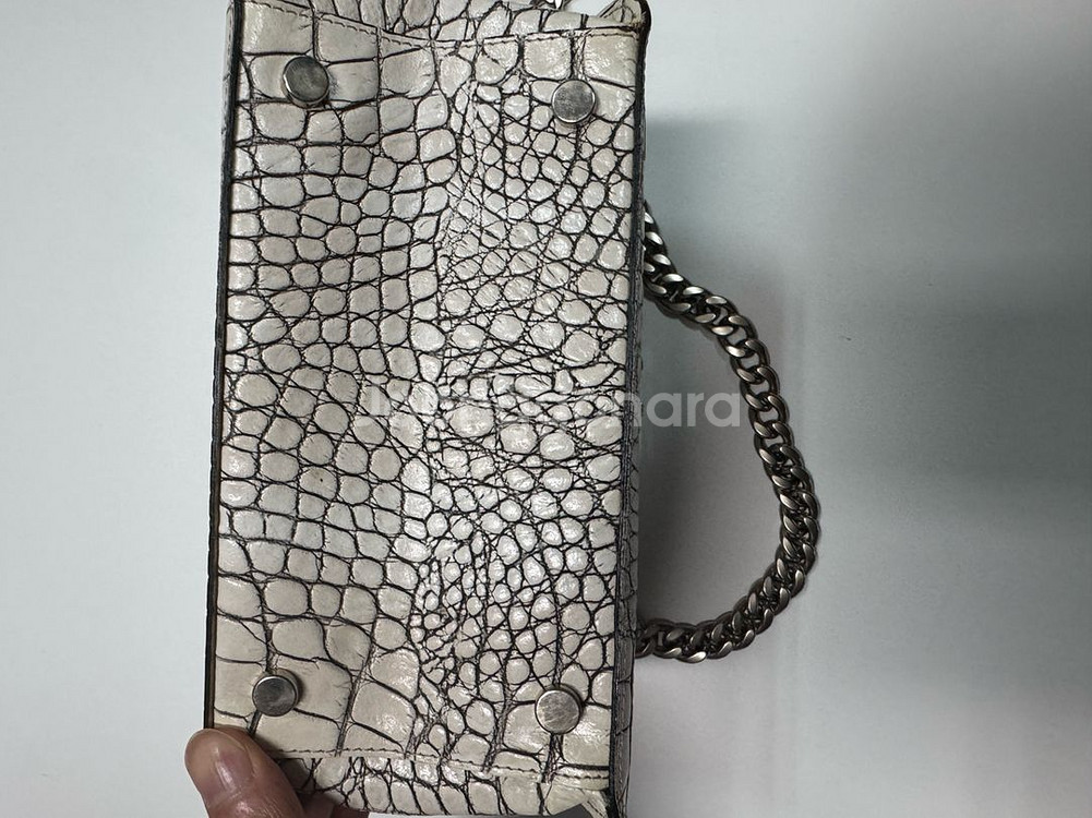 여성 클라우디아 화이트 퀄팅 체인 미니백--2