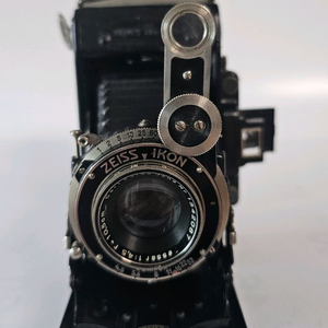 Zeiss Ikon Super Ikonta 폴딩 카메라