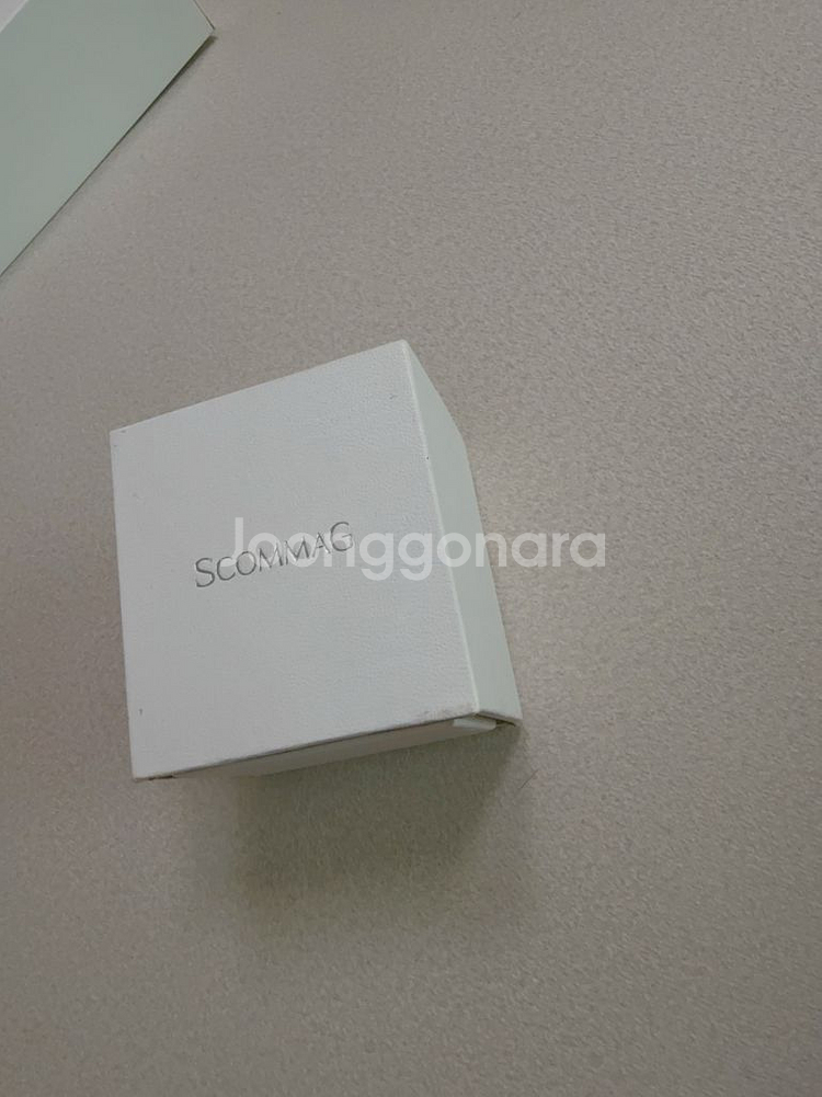 SCOMMAG 은색 귀걸이--4