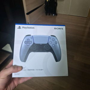 ps5 듀얼센스 스털링 실버 새상품 택포 6.5만 급처
