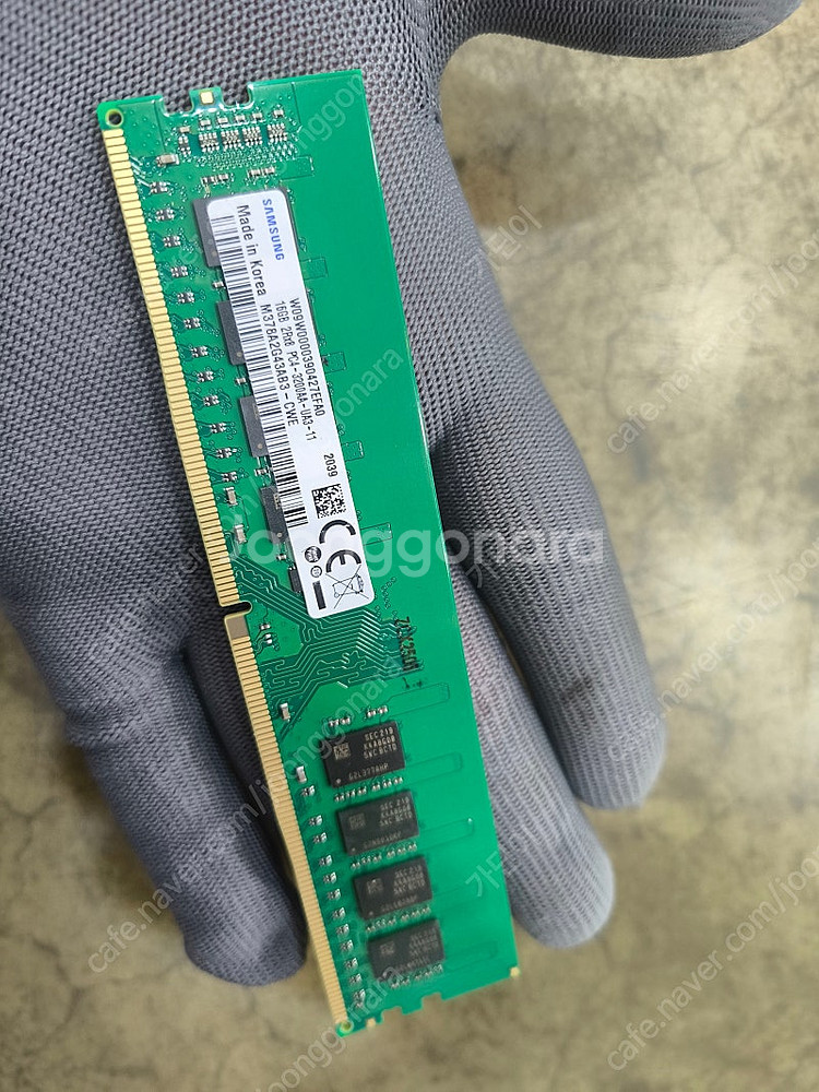 삼성 ddr4 램16g 3200 32g(16g x2)--1
