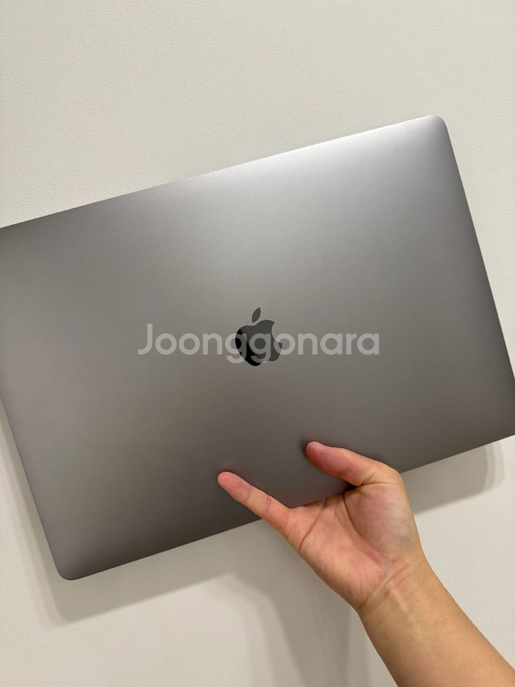 맥북프로 15인치 2018년형 / i7 16GB / S--0