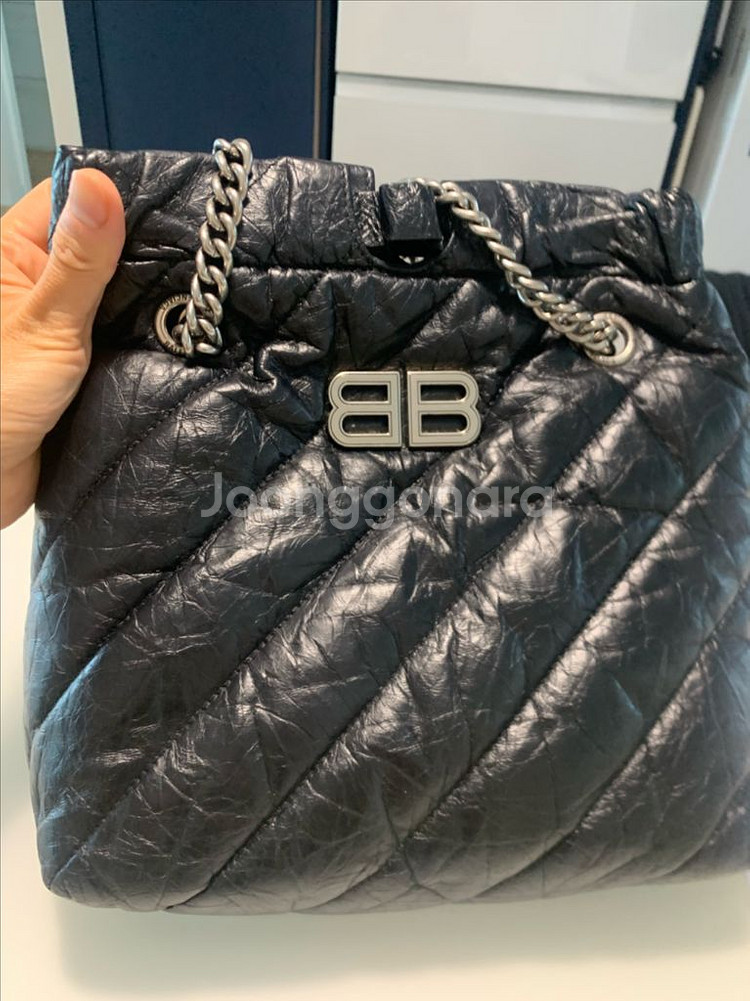 발렌시아가 BB 로고 퀼팅 토트 숄더백--0