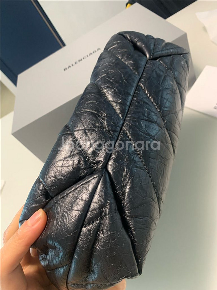 발렌시아가 BB 로고 퀼팅 토트 숄더백--3