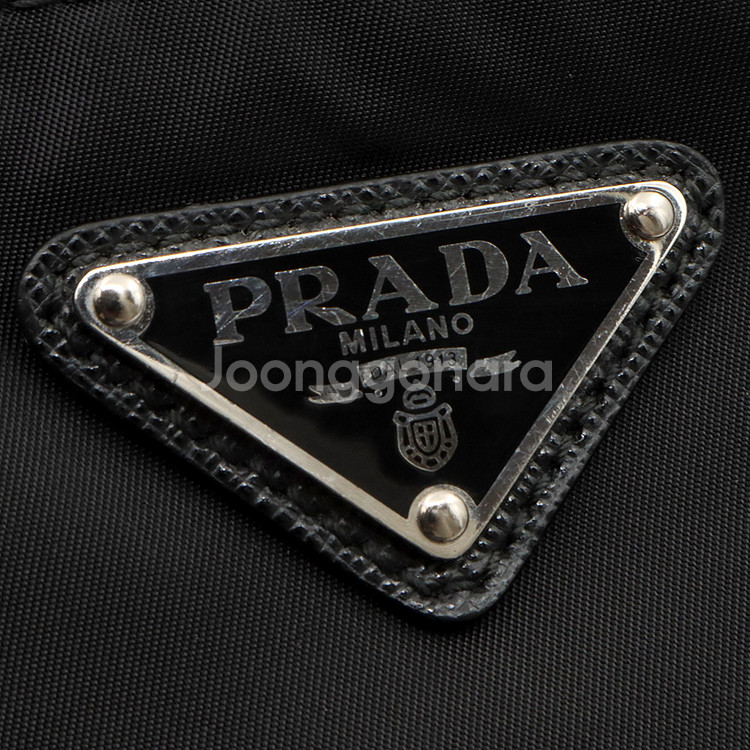 프라다 테수토 포코노 나일론 은장 트라이앵글 크로스백--6