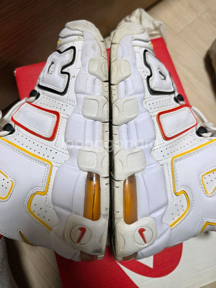 나이키 운동화 2켤레 보고 가세요--4