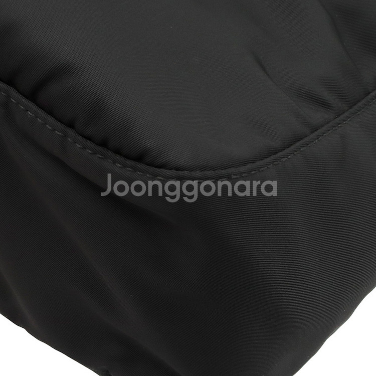 프라다 테수토 포코노 나일론 은장 트라이앵글 크로스백--7