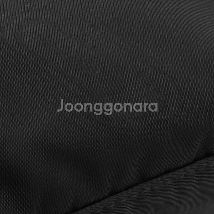 프라다 테수토 포코노 나일론 은장 트라이앵글 크로스백--8