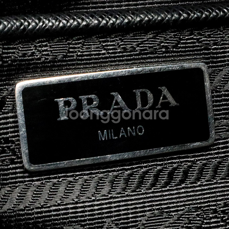 프라다 테수토 포코노 나일론 은장 트라이앵글 크로스백--9