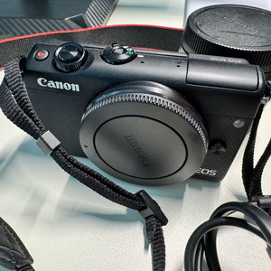 캐논 EOS M100 미러리스 카메라
