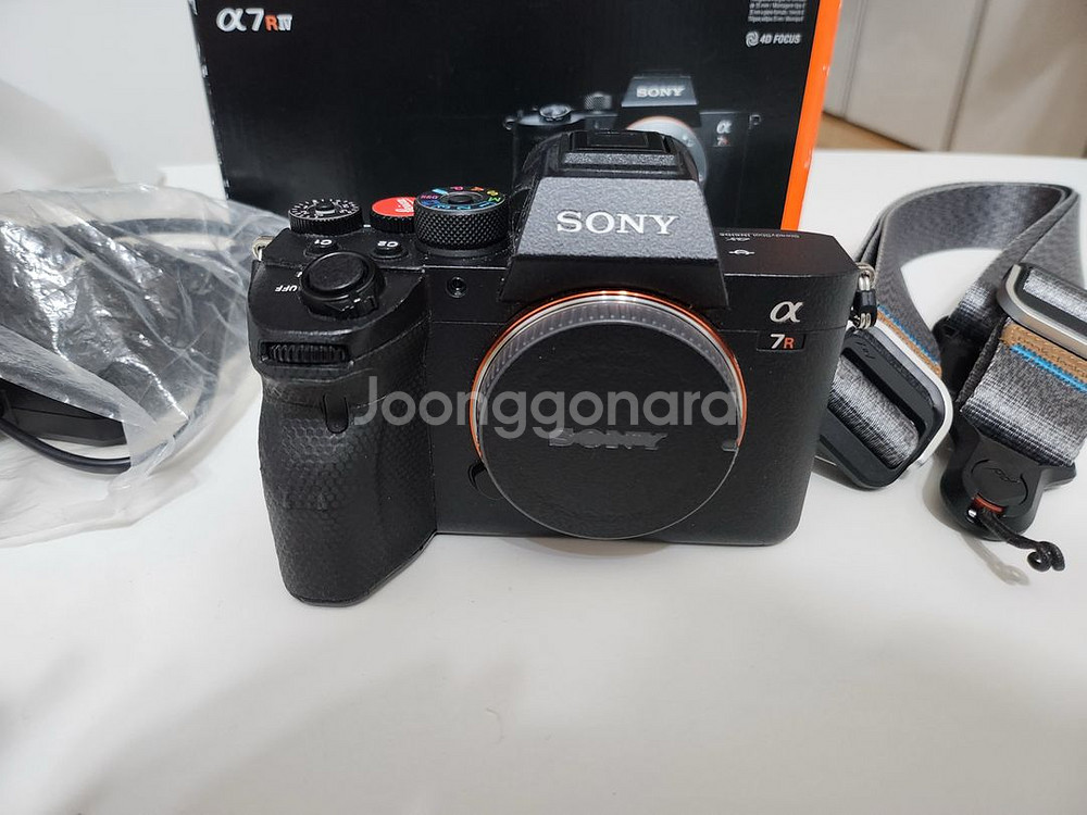소니 A7R4A (ILCE7RM4A) 카메라 팝니다--3