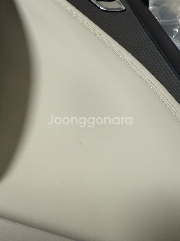 더뉴 K8 리어 조수석 도어트림(뉴트럴베이지) 팝니다--1