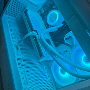 i5 14600kf 4060 데스크탑 본체 팝니다.