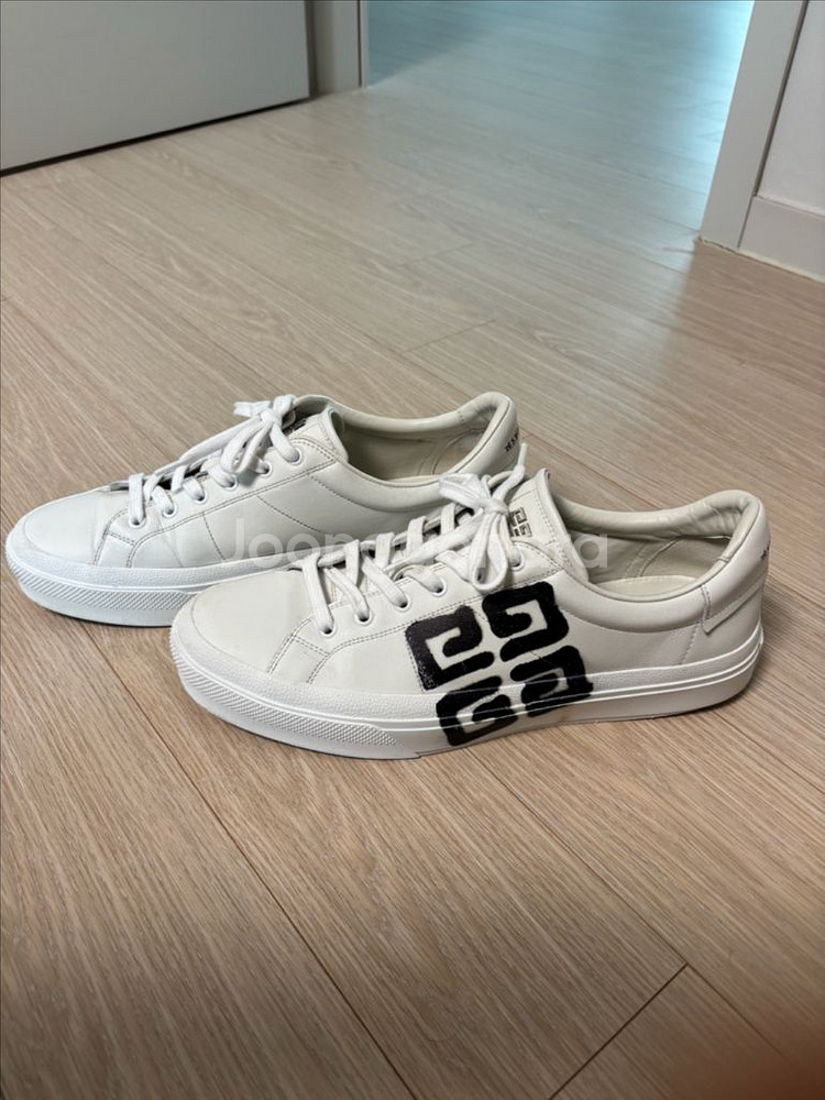 지방시 화이트 로고 스니커즈--3