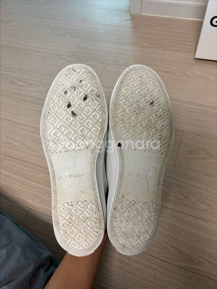 지방시 화이트 로고 스니커즈--5