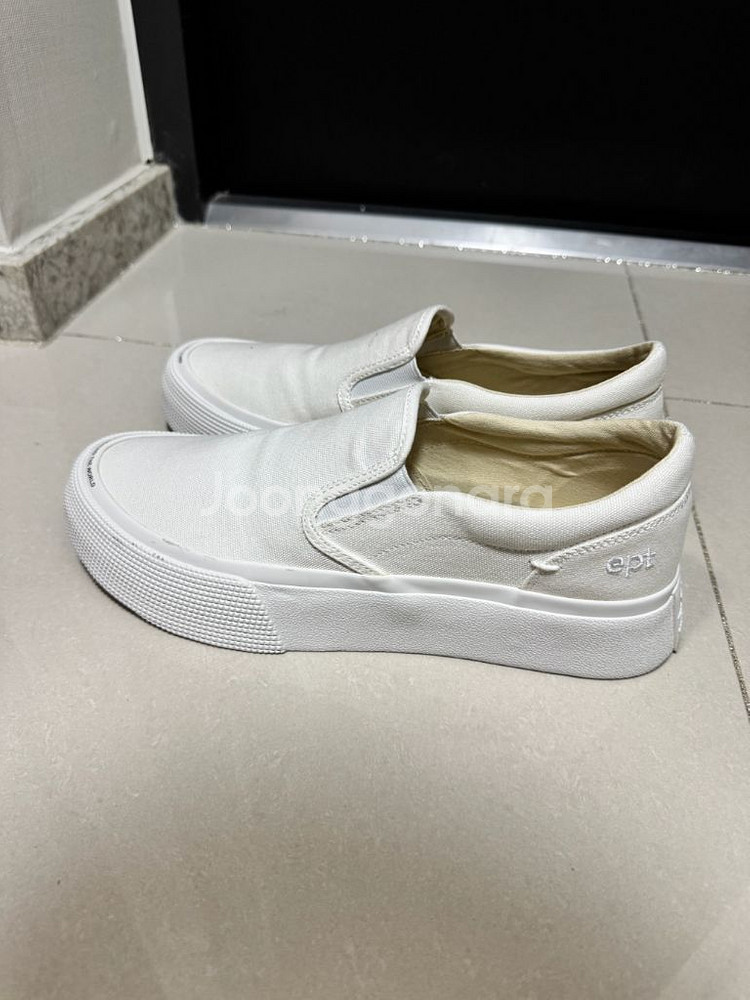 이피티 화이트 스니커즈 270--1
