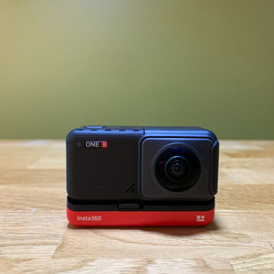 Insta360 ONE R 360 액션캠 (렌즈 새것)