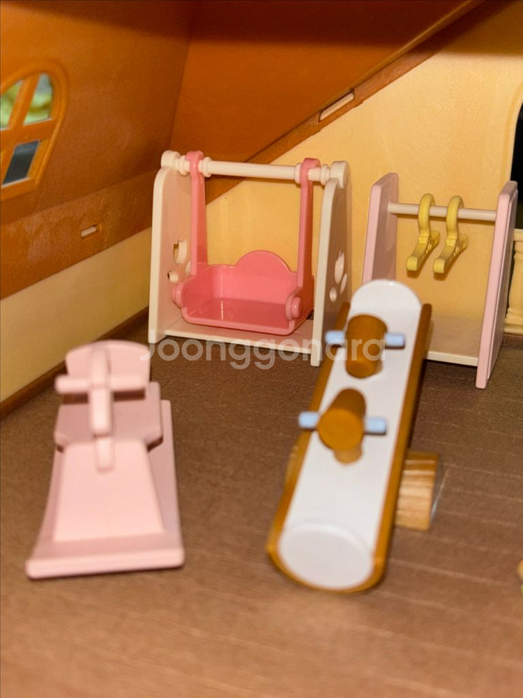 (가구많음) 실바니안 패밀리 삼층집 팔아요!!--5