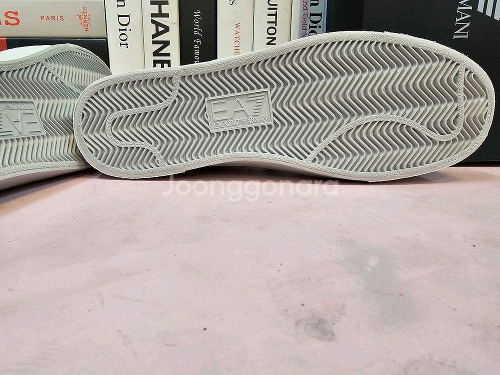 <새상품> 아르마니 알마니 남성 스니커즈 운동화 280--8