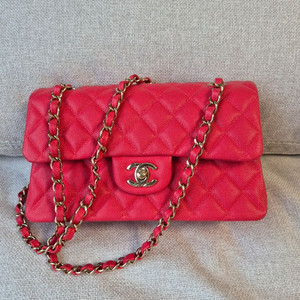 샤넬 클래식 미듐 판매